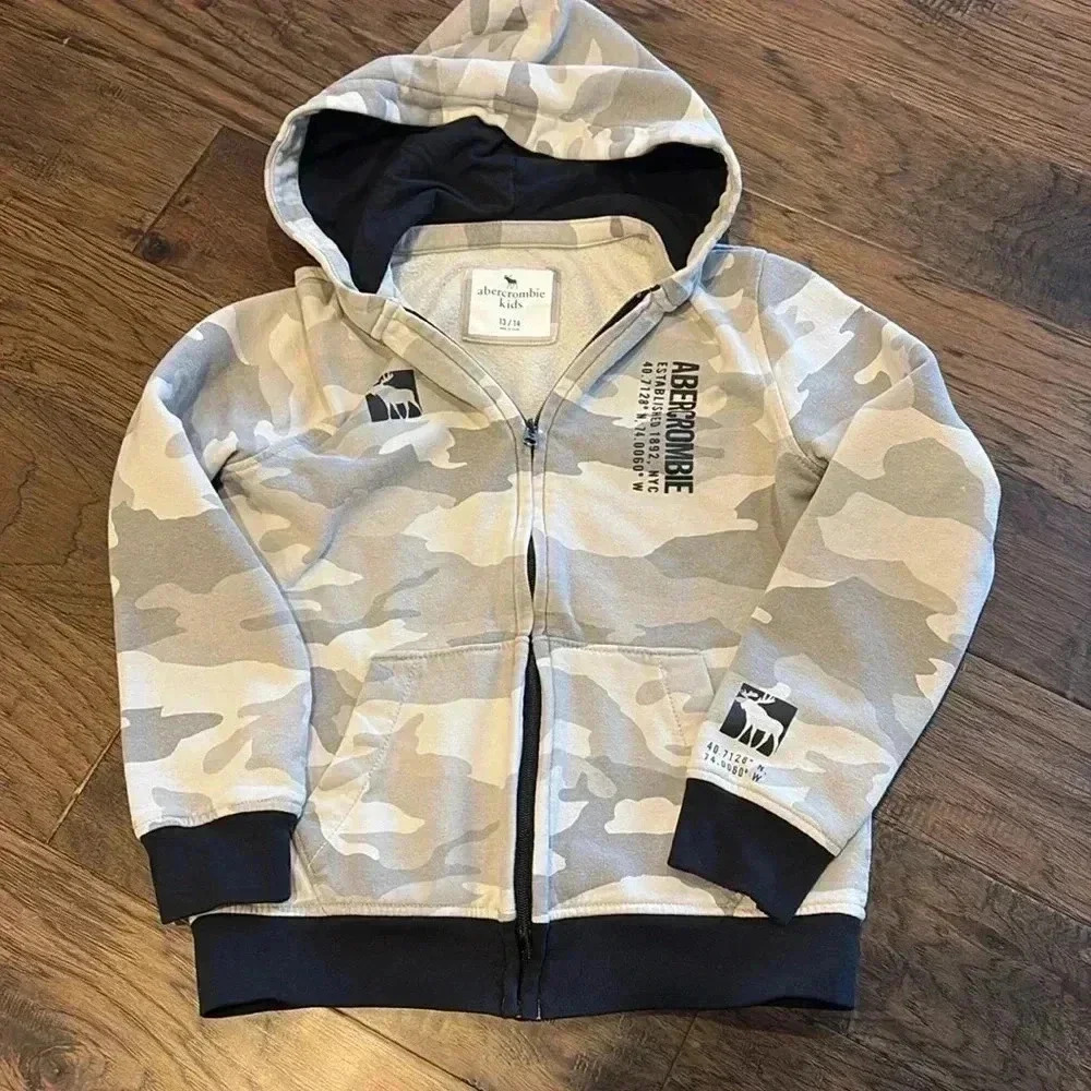 Abercrombie kids camo zip up hoodie jacket